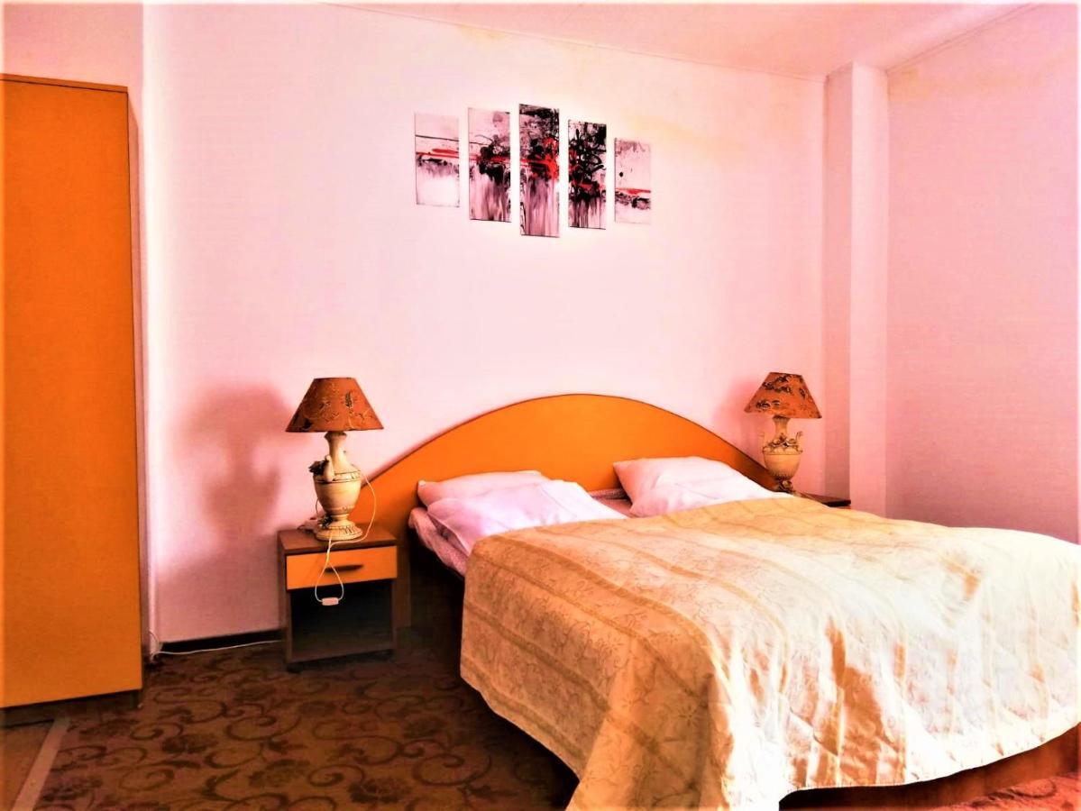 Hotel Dolce Far Niente Braşov Extérieur photo