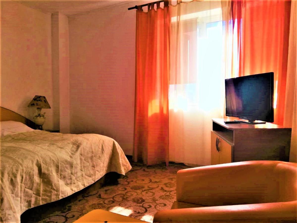 Hotel Dolce Far Niente Braşov Extérieur photo